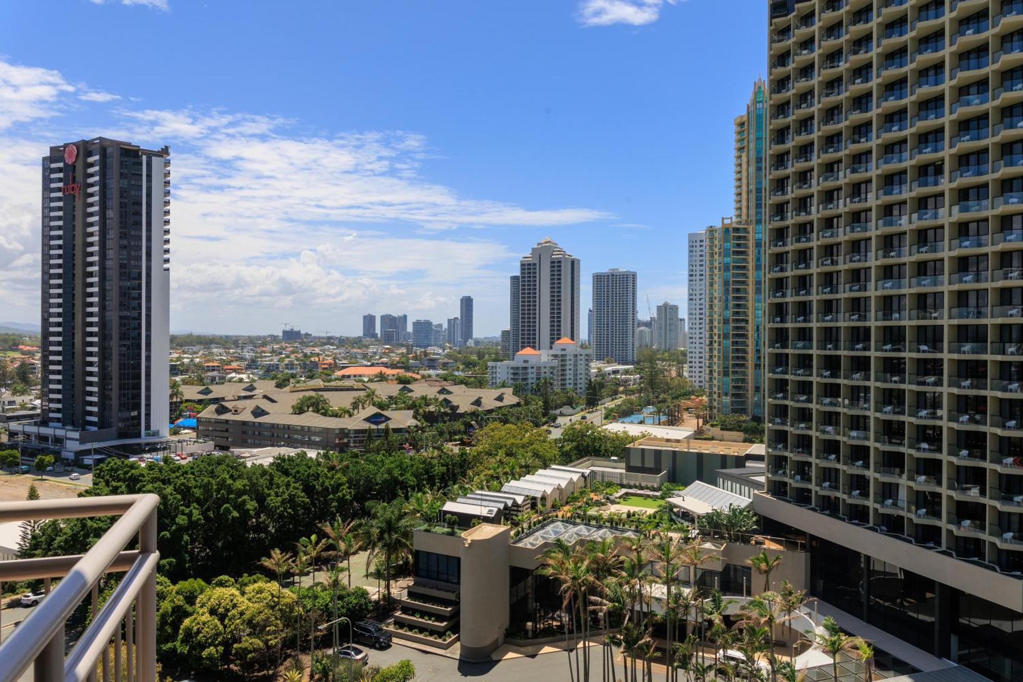 Holiday Holiday Crown Towers Gold Coast Buitenkant foto