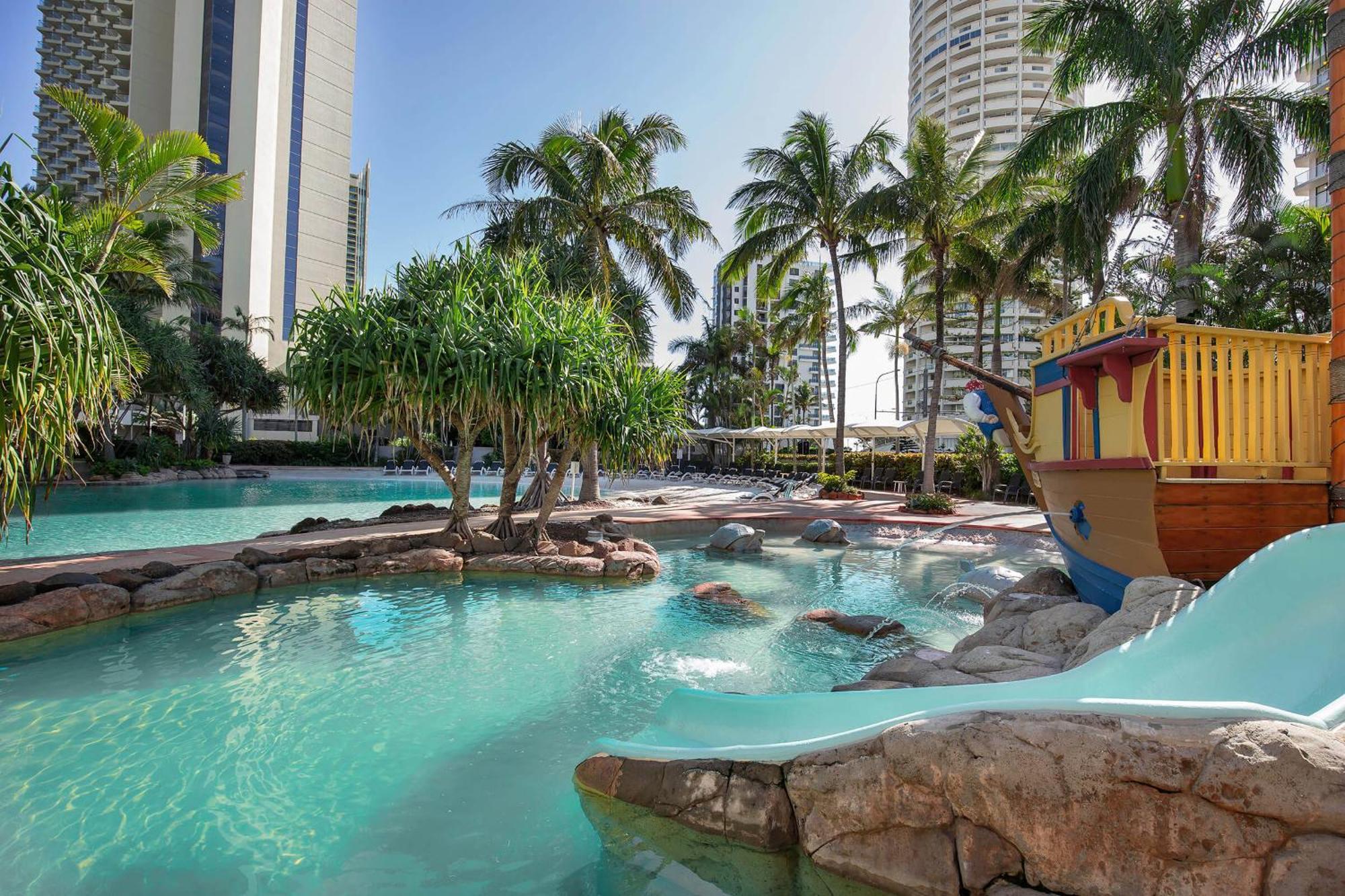 Holiday Holiday Crown Towers Gold Coast Buitenkant foto