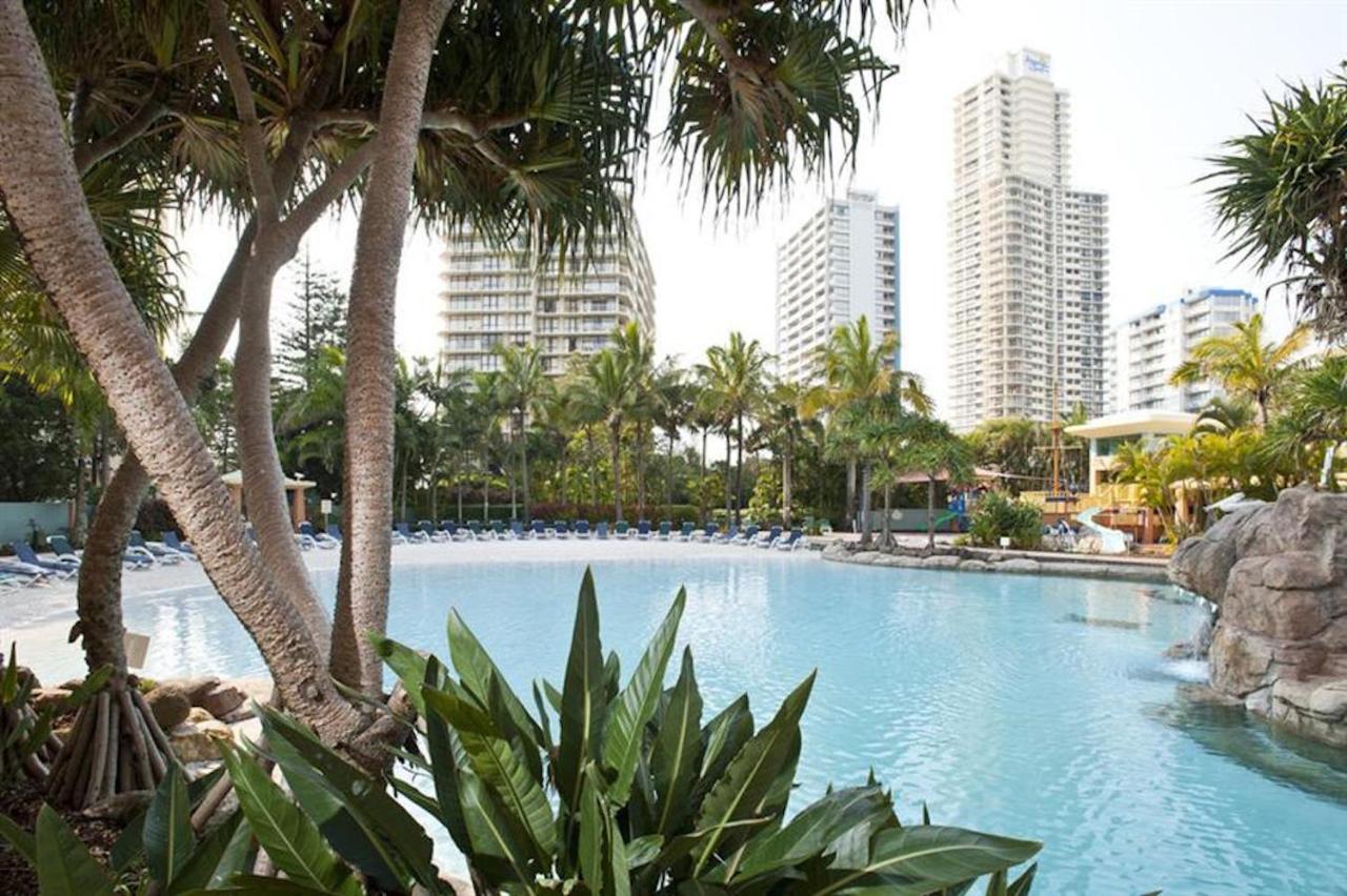Holiday Holiday Crown Towers Gold Coast Buitenkant foto