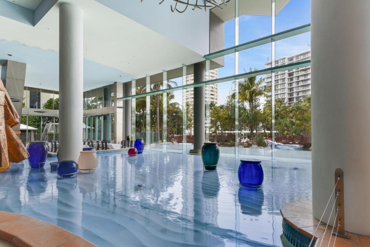 Holiday Holiday Crown Towers Gold Coast Buitenkant foto